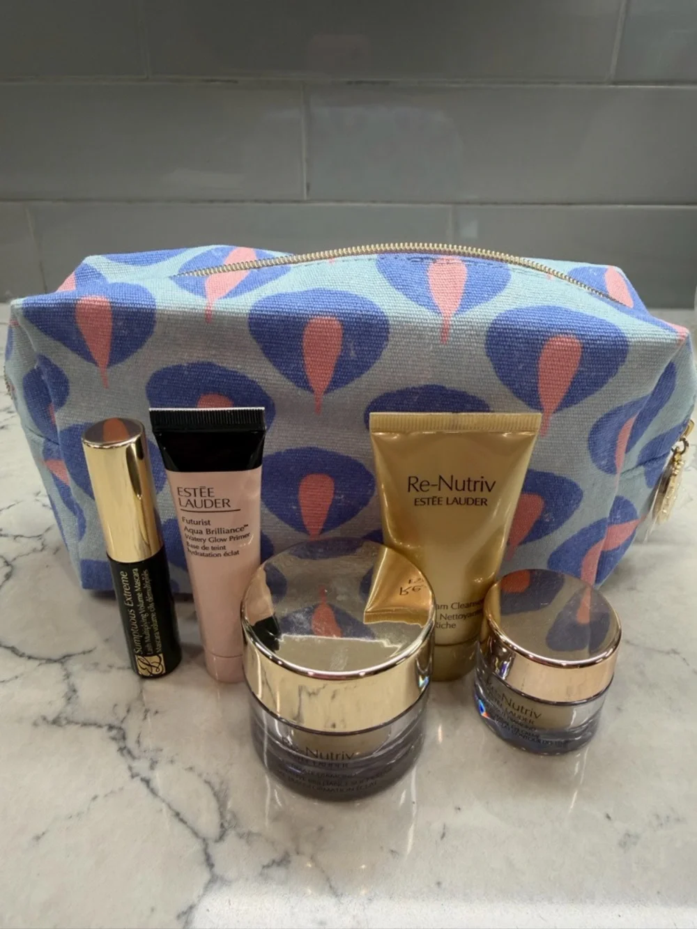 Estee Lauder Skincare Set in Purple and Gold with Pink Primer - Picture 3 of 3
